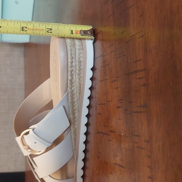 Easy Spirit Wide-fit Sandals - Picture 7 of 10